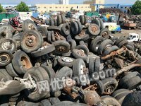 出售大量报废汽车拆解的轮胎,废钢,破碎料。